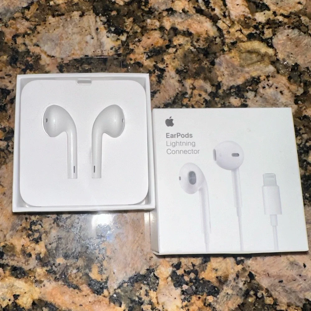 Apple EarPods with Lightning Connector